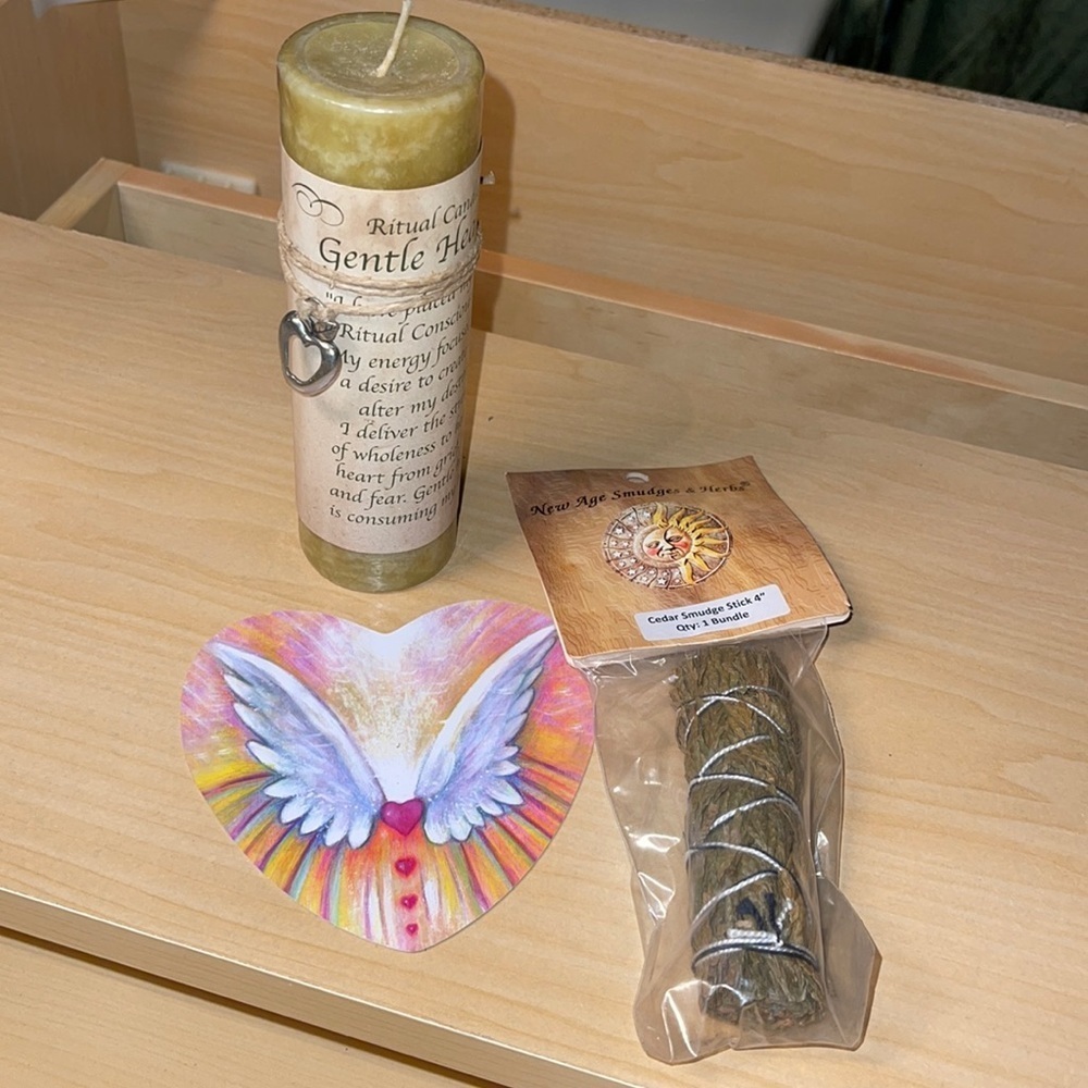 Beautiful & calming Gentle Healing Pilar Candle & Smudge stick Set w/Affirmation